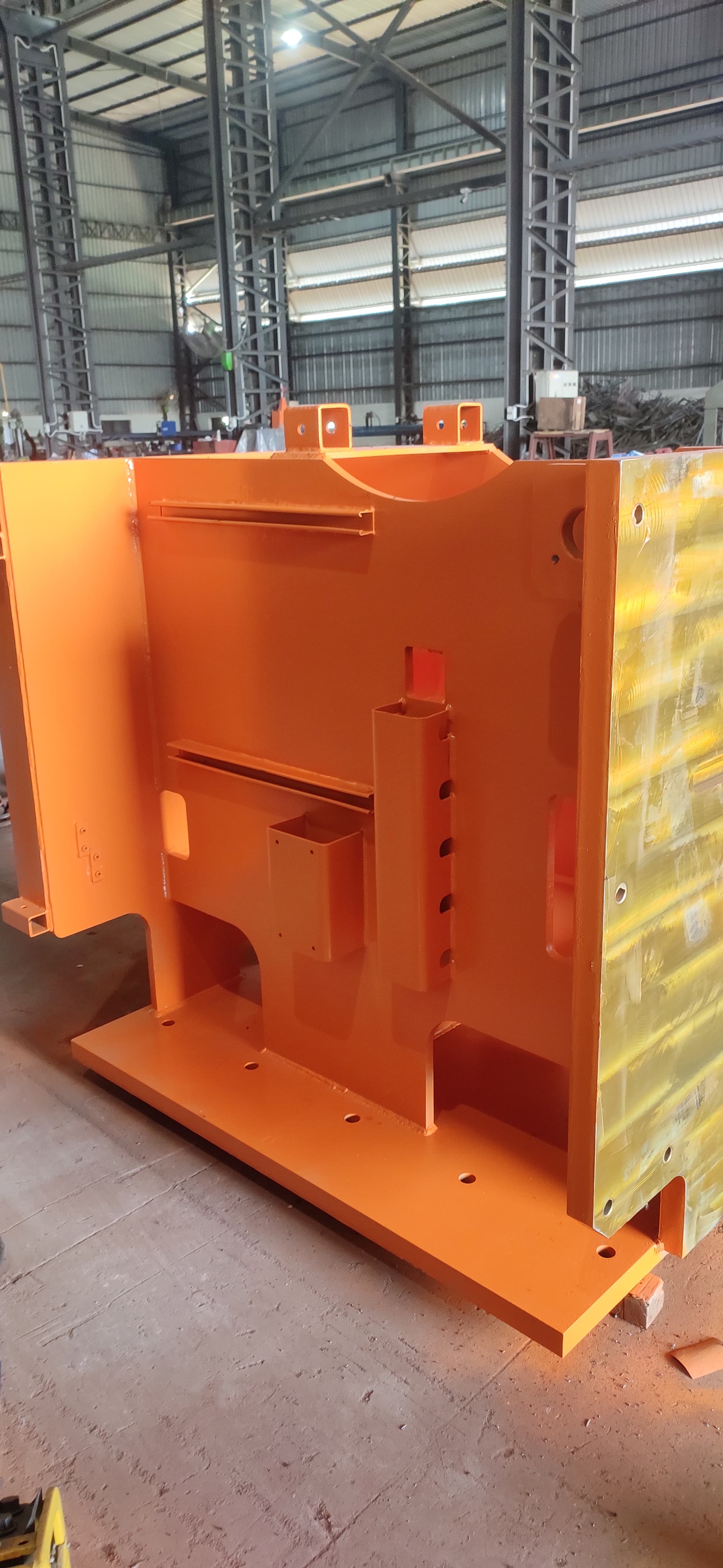 Hydrotester tail stock manufactured component